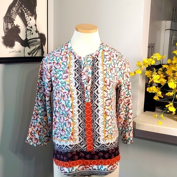 Dr2 boho blouse. Tab sleeves. Multiple colors V neck with pleat in back small - Picture 1 of 9